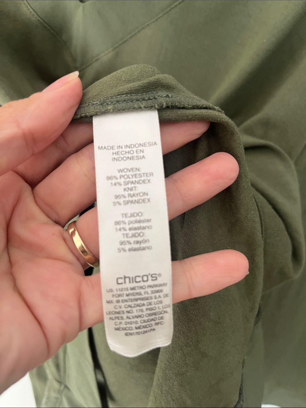 Chico’s Weekends v-neck loose fit long sleeve top, tee, Sz 2, Large,olive green - Picture 3 of 8
